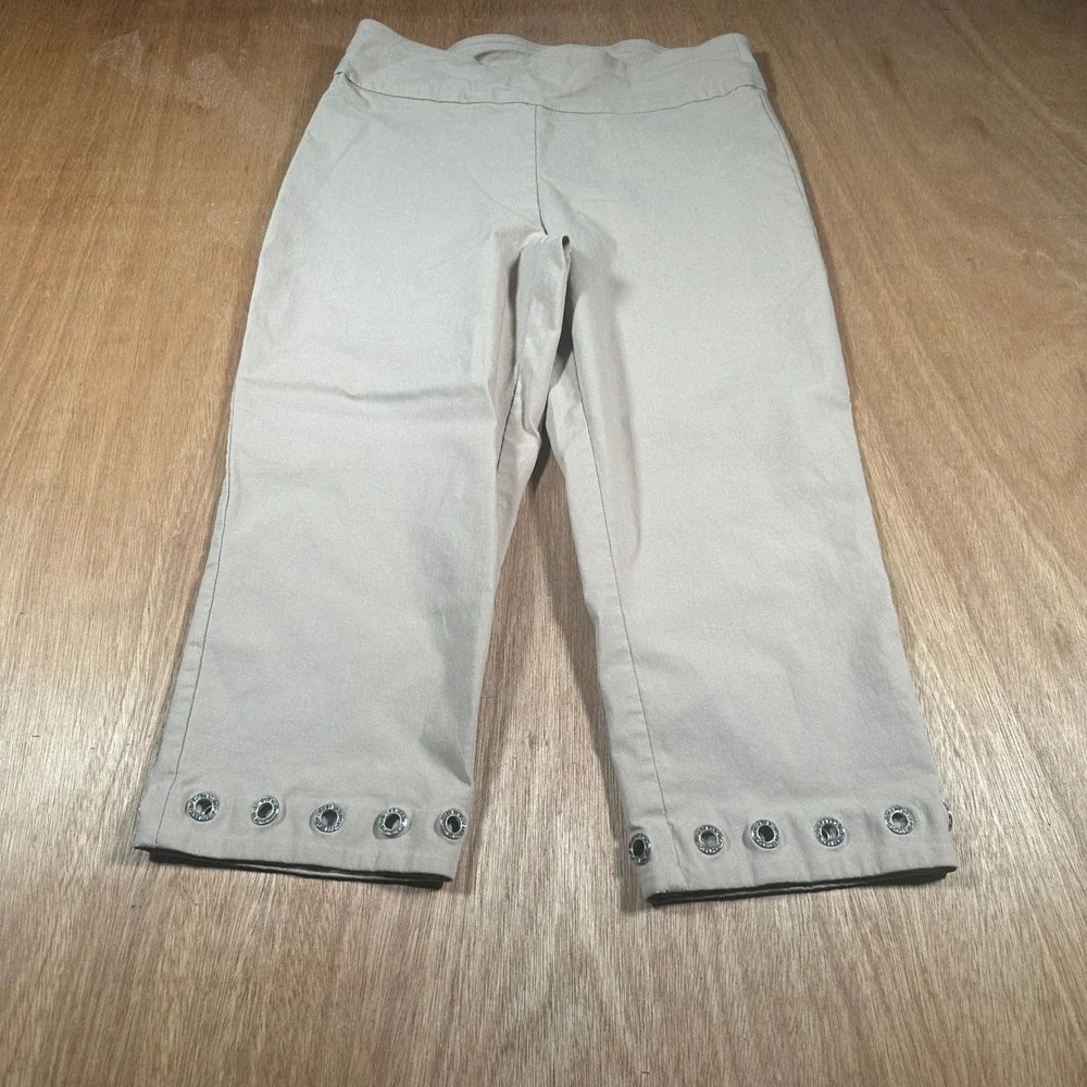Zac & Rachel Pull On Capri Pants Womens Medium Tan Stretch Rhinestone Hem Crop